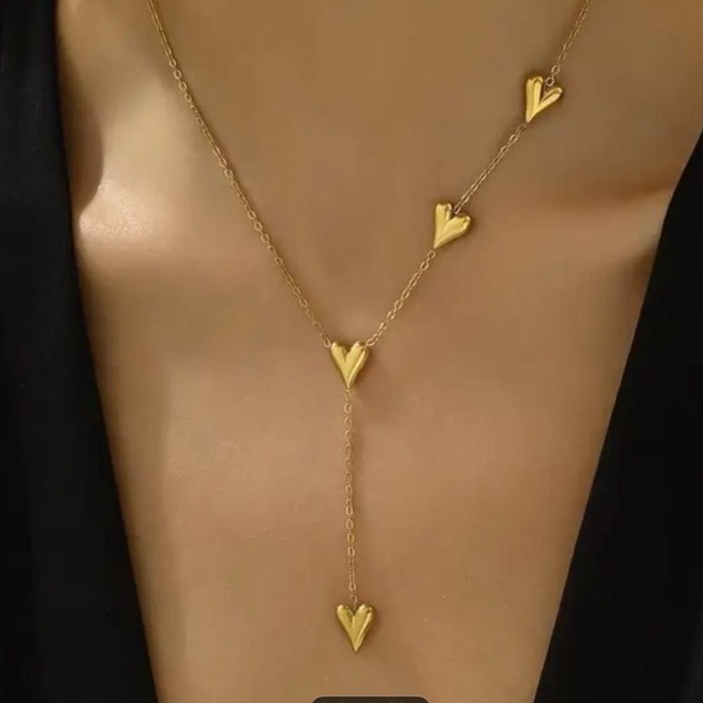 ❣️Gold-Tone Heart Station Drop Necklace